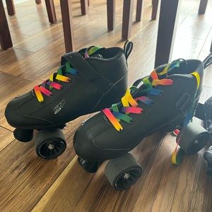 Pacer GTX-500 Roller Skates size 9 Women (7 men) plus Triple 8 protective gear
